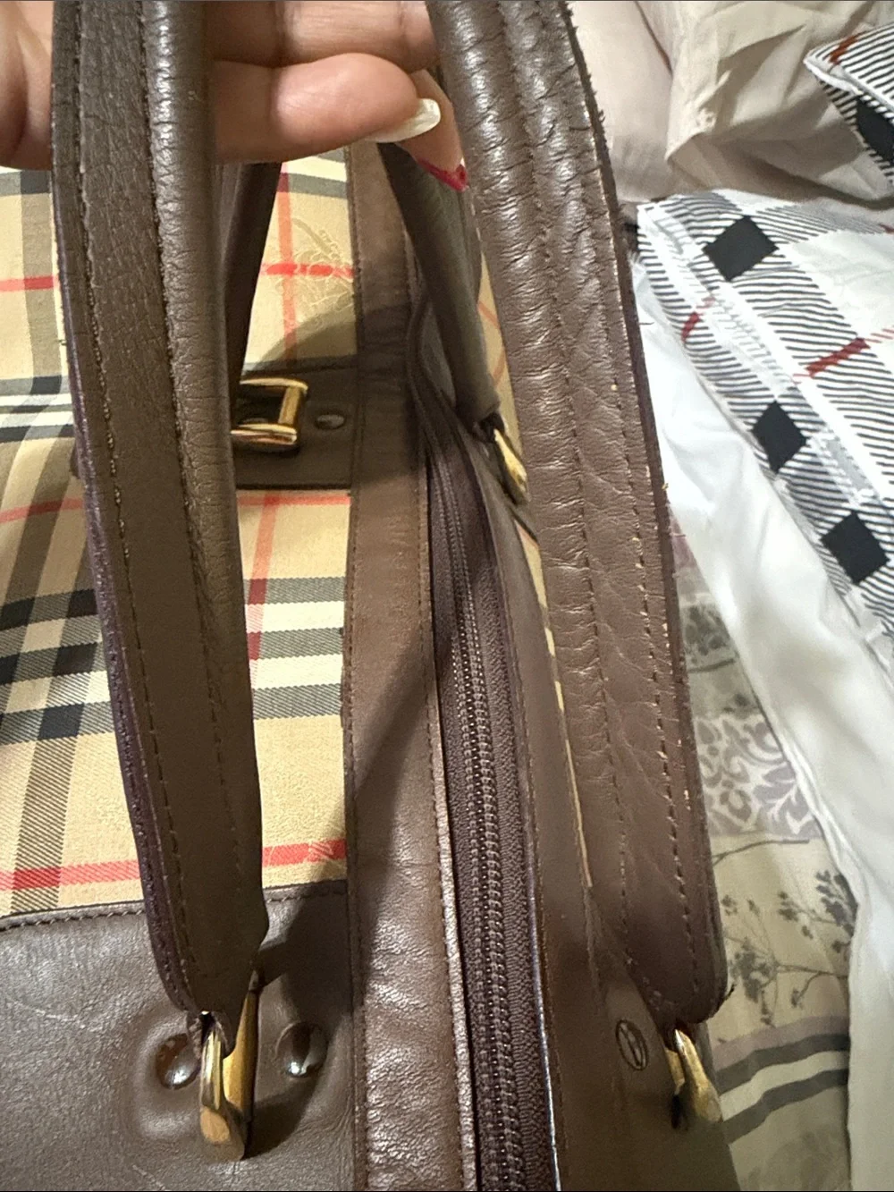 Vintage Burberry canvas Boston 45 travel bag.